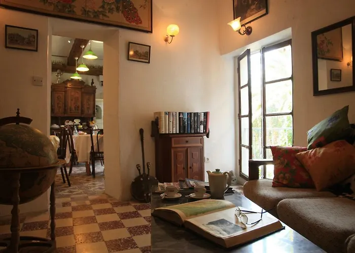 Maison De L'Orb